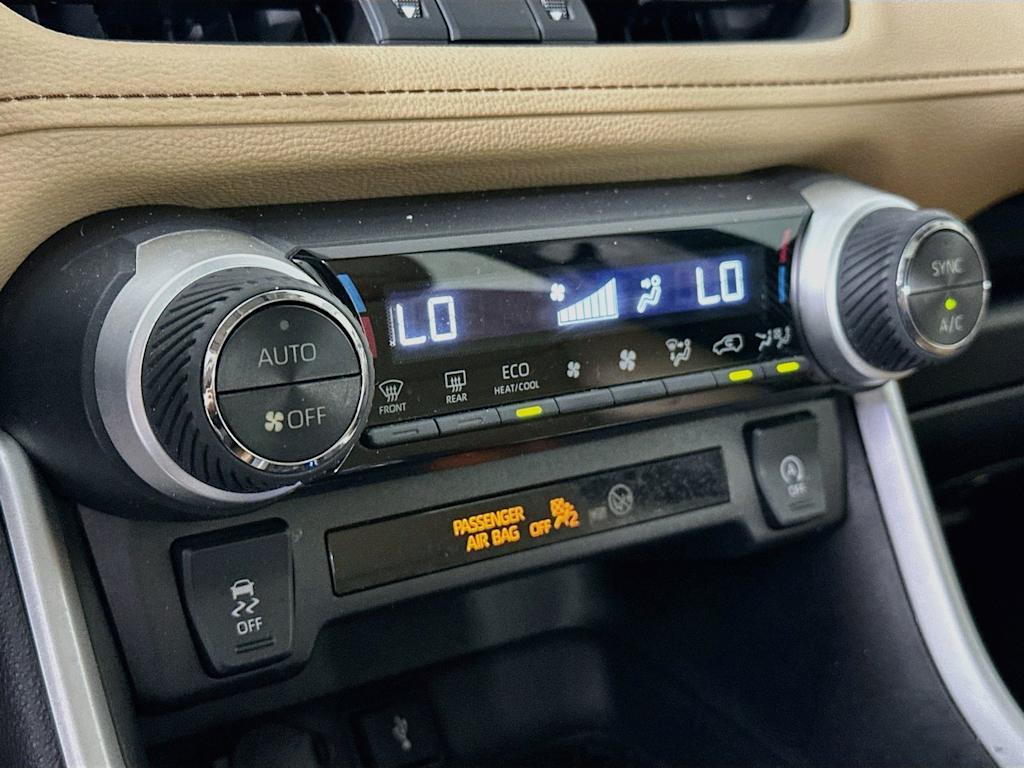 Thumbnail: 2022 Toyota RAV4 - 23