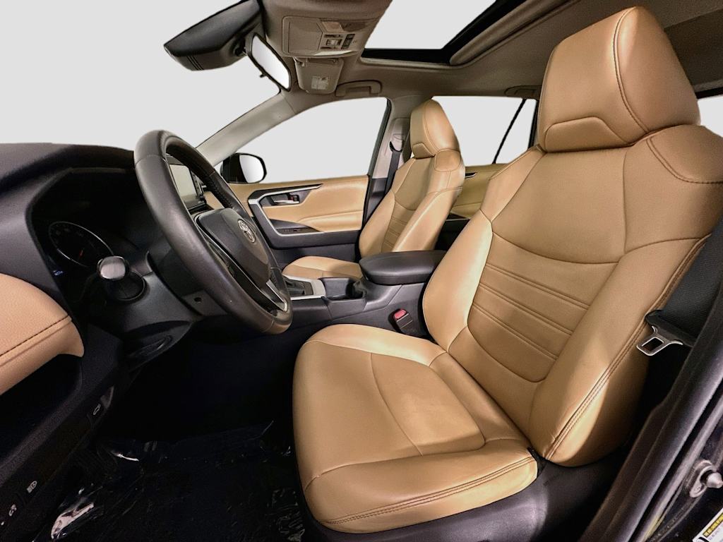Thumbnail: 2022 Toyota RAV4 - 10