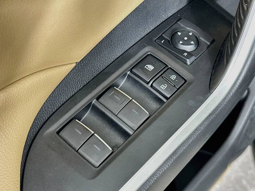 Thumbnail: 2022 Toyota RAV4 - 28