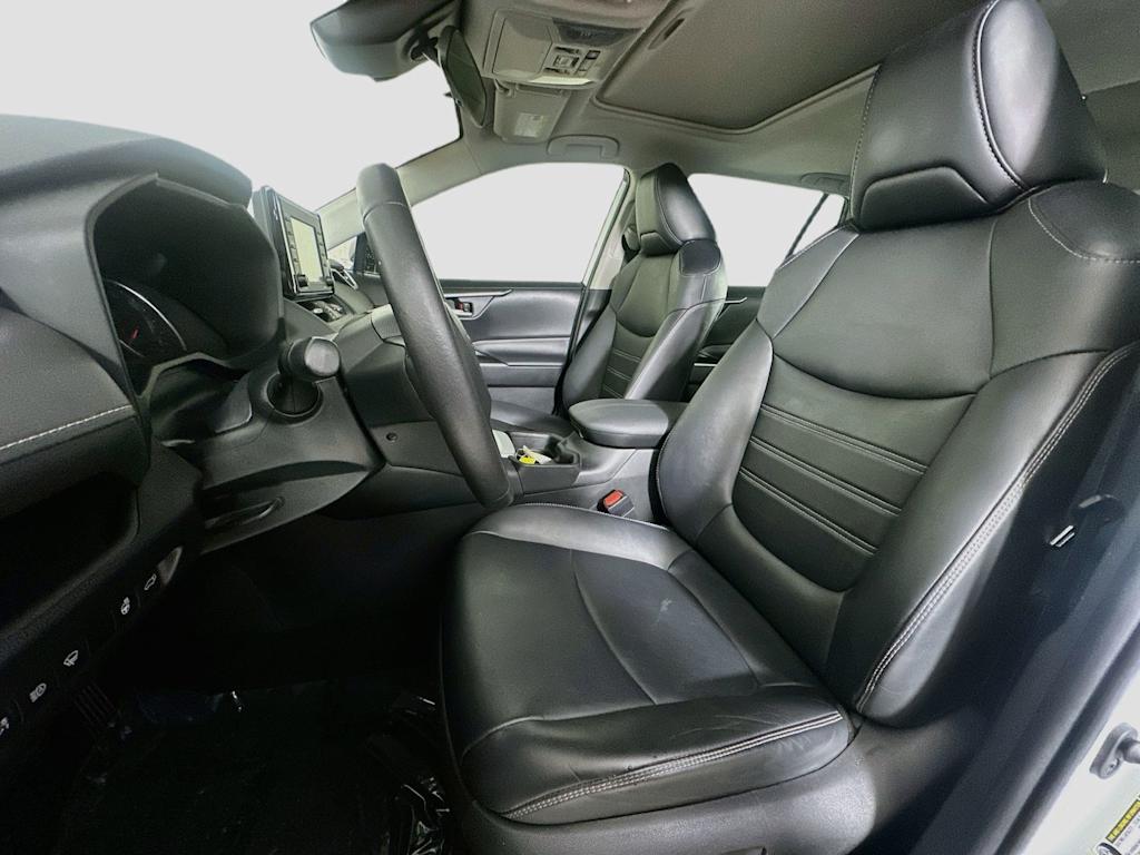 Thumbnail: 2021 Toyota RAV4 - 11