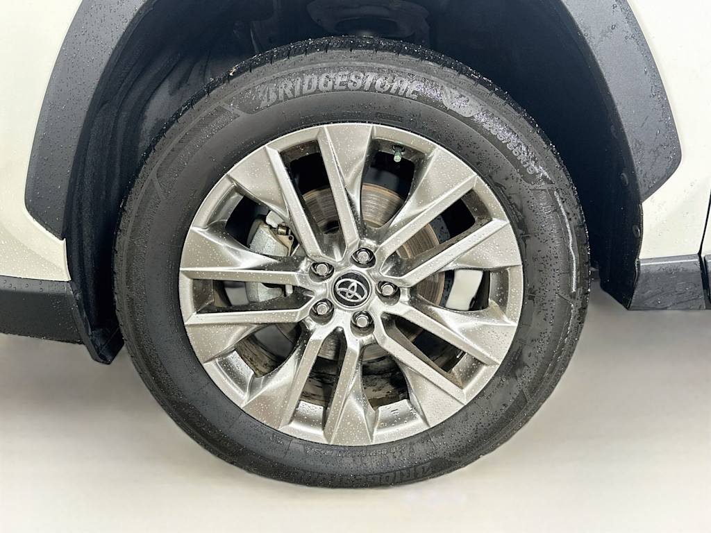 Thumbnail: 2021 Toyota RAV4 - 8