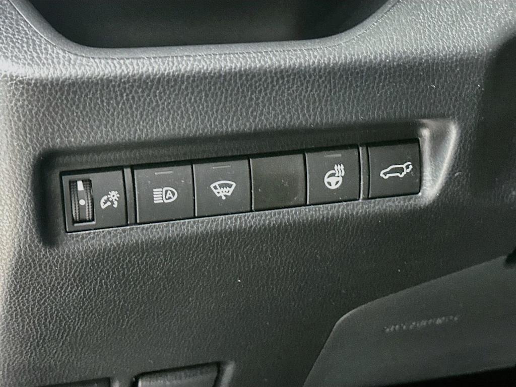 Thumbnail: 2021 Toyota RAV4 - 27