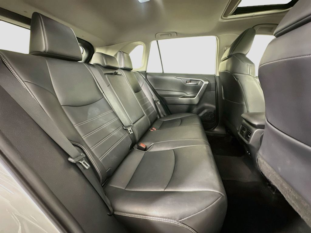 Thumbnail: 2021 Toyota RAV4 - 32