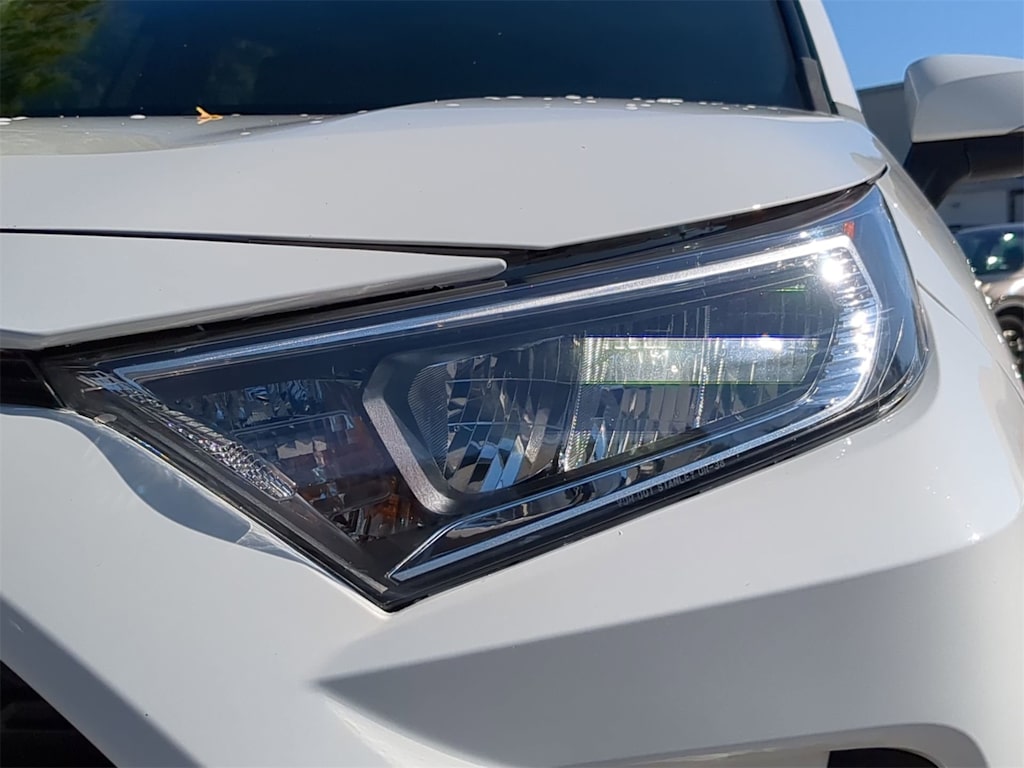 Thumbnail: 2021 Toyota RAV4 - 19