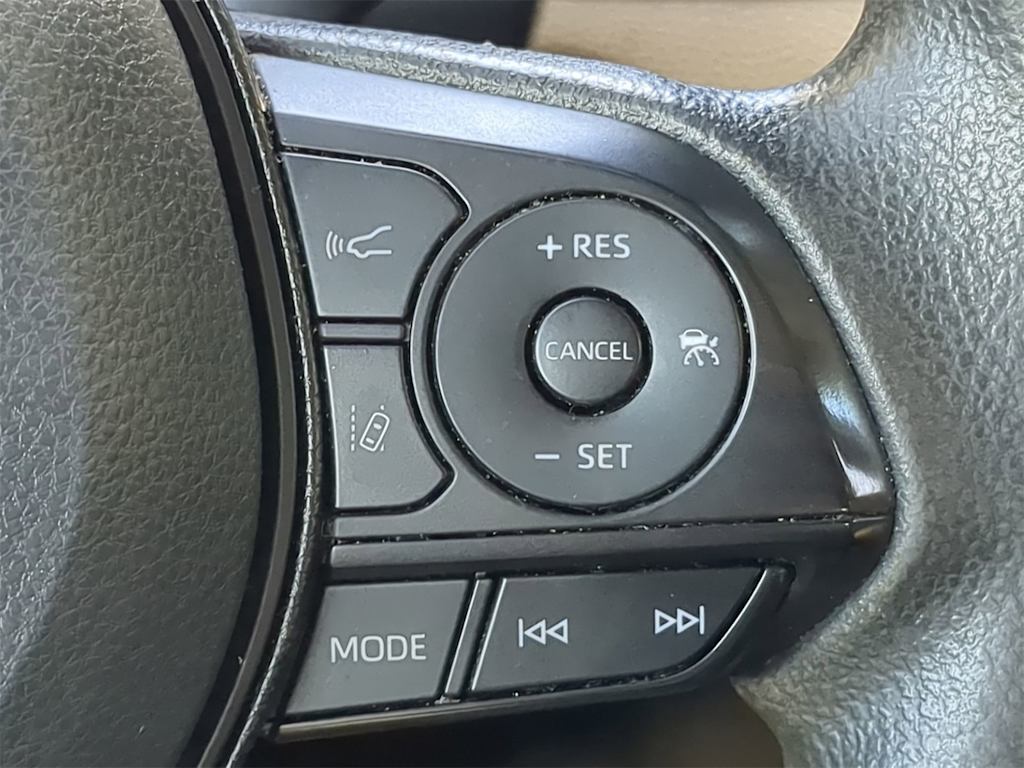 Thumbnail: 2021 Toyota RAV4 - 26