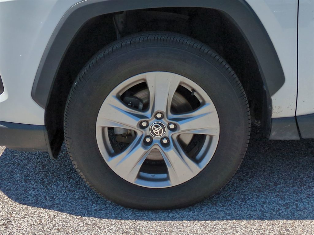 Thumbnail: 2022 Toyota RAV4 - 7