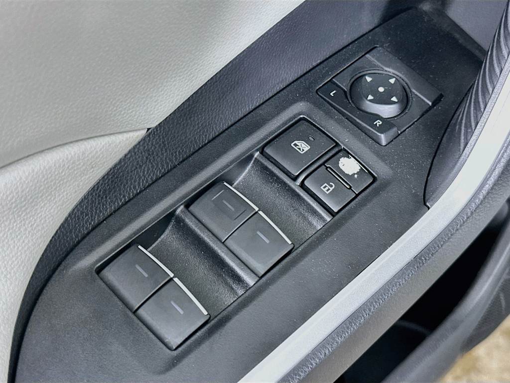 Thumbnail: 2023 Toyota RAV4 - 28