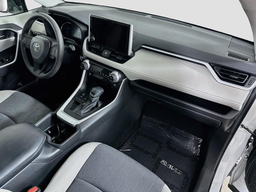 Thumbnail: 2023 Toyota RAV4 - 32