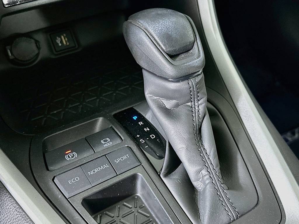 Thumbnail: 2023 Toyota RAV4 - 16