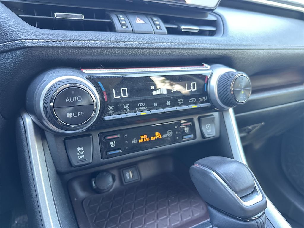 Thumbnail: 2024 Toyota RAV4 - 18