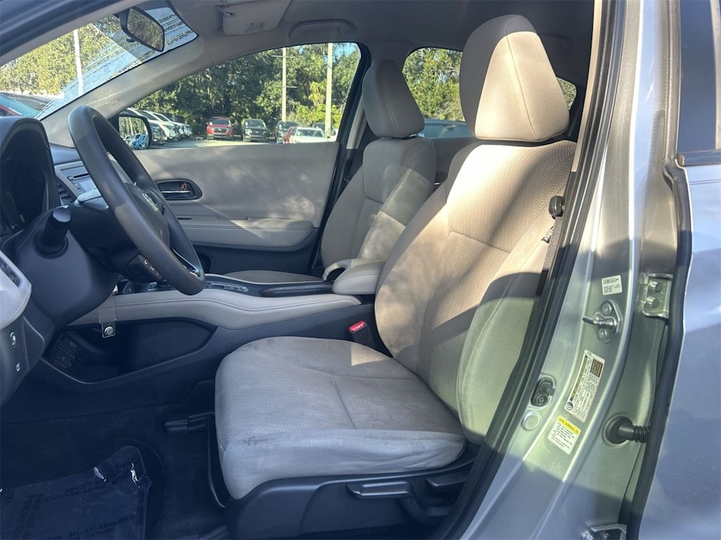 Thumbnail: 2016 Honda HR-V - 11