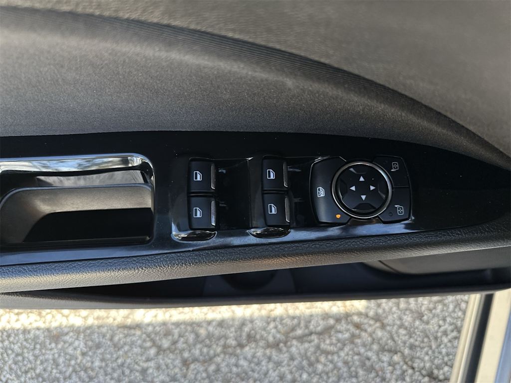 Thumbnail: 2016 Ford Fusion - 16