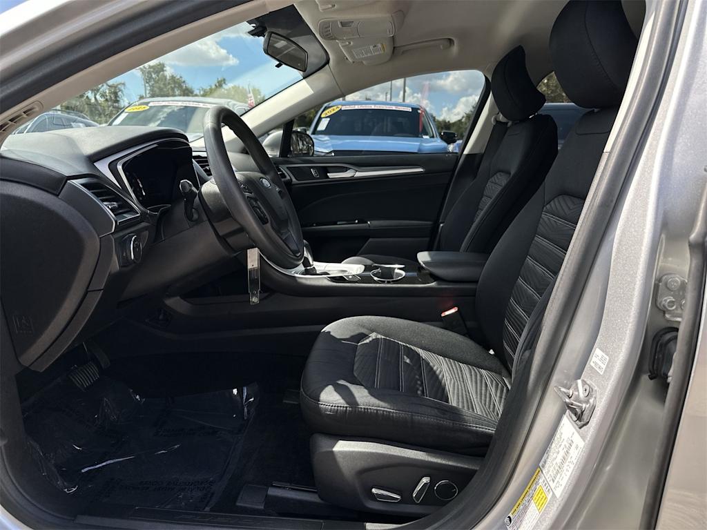 Thumbnail: 2016 Ford Fusion - 8