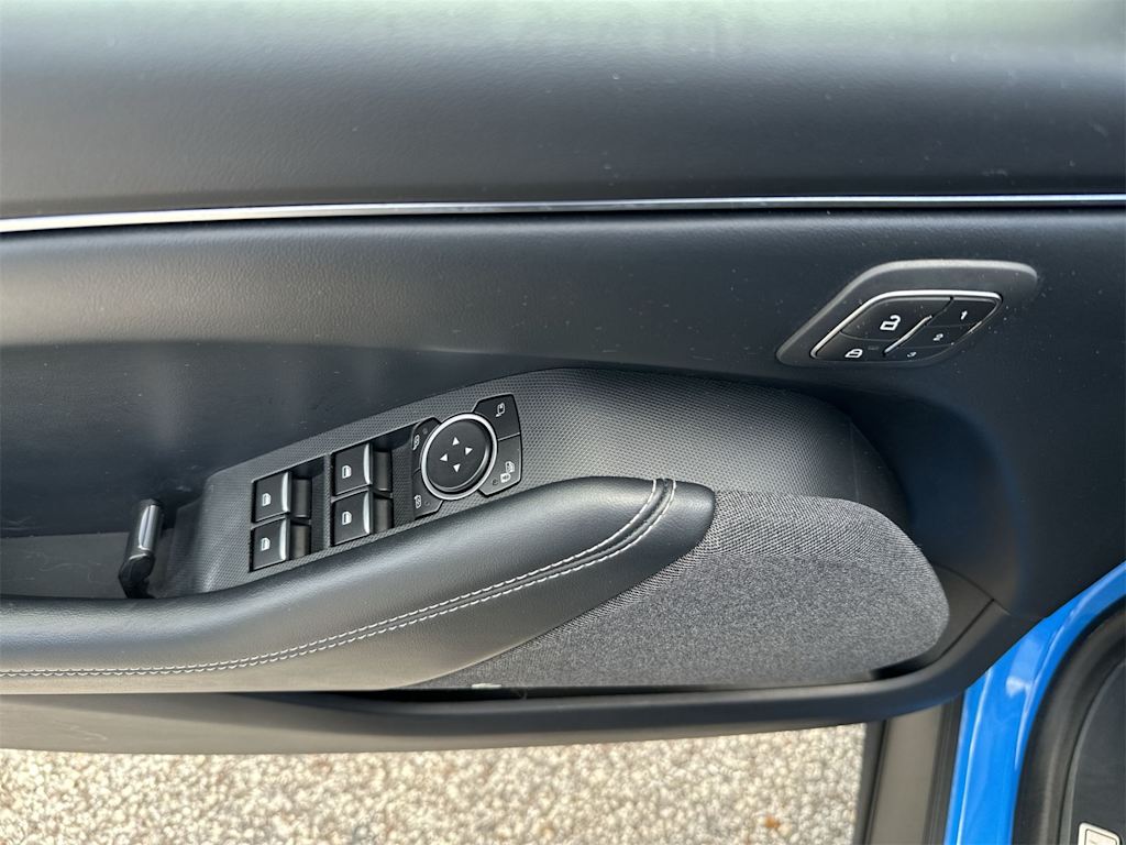 Thumbnail: 2022 Ford Mustang Mach-E - 14