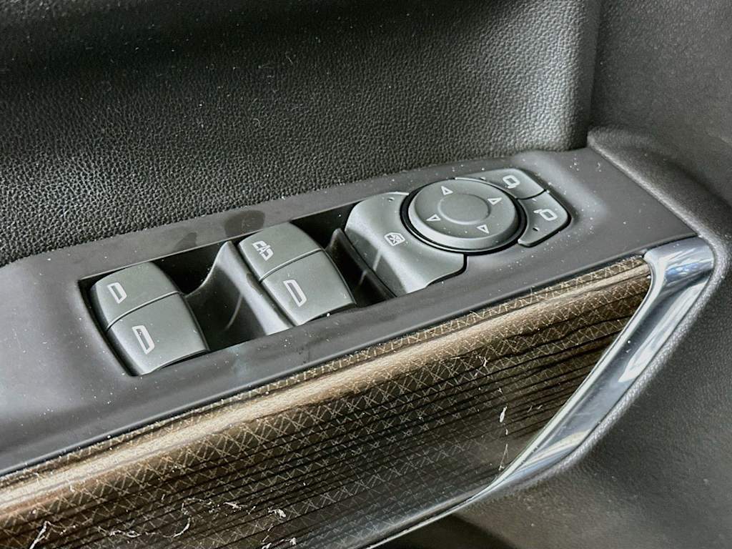 Thumbnail: 2020 Chevrolet Silverado 1500 - 29