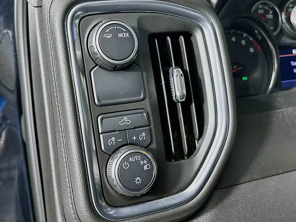 Thumbnail: 2020 Chevrolet Silverado 1500 - 27