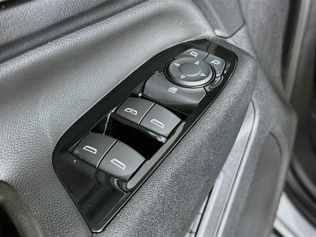 Thumbnail: 2023 Chevrolet Equinox - 29