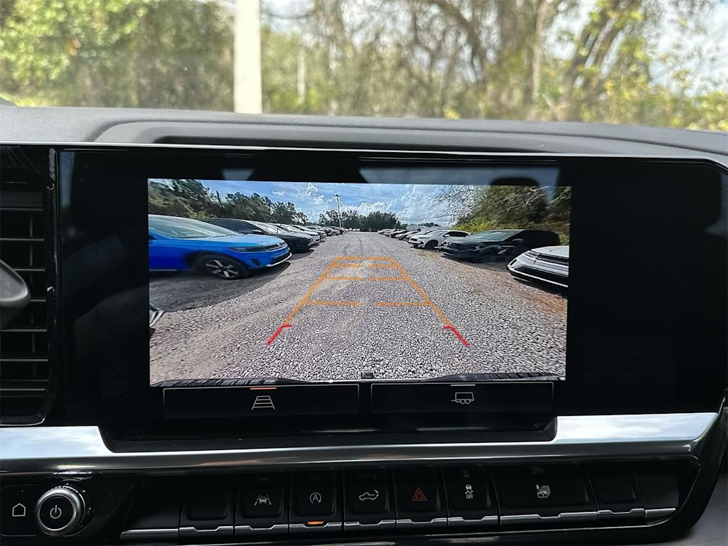 Thumbnail: 2024 GMC Sierra 1500 - 14