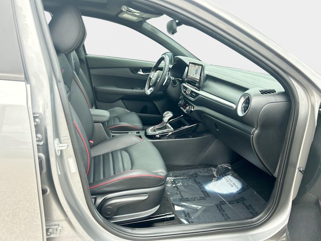 Thumbnail: 2023 Kia Forte - 18