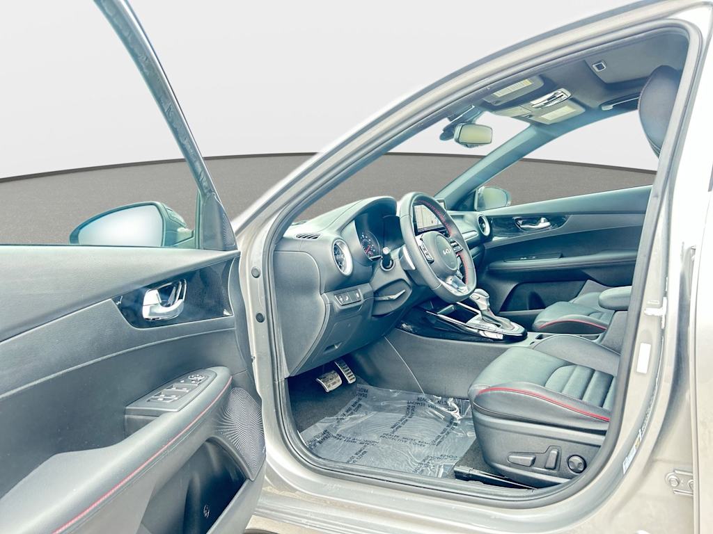 Thumbnail: 2023 Kia Forte - 9
