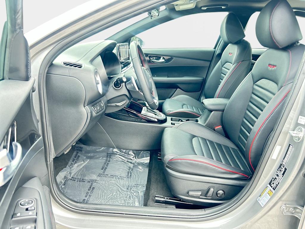 Thumbnail: 2023 Kia Forte - 10