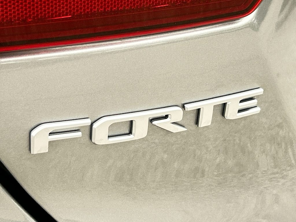 Thumbnail: 2023 Kia Forte - 6