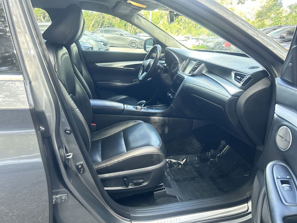 Thumbnail: 2019 INFINITI QX50 - 10