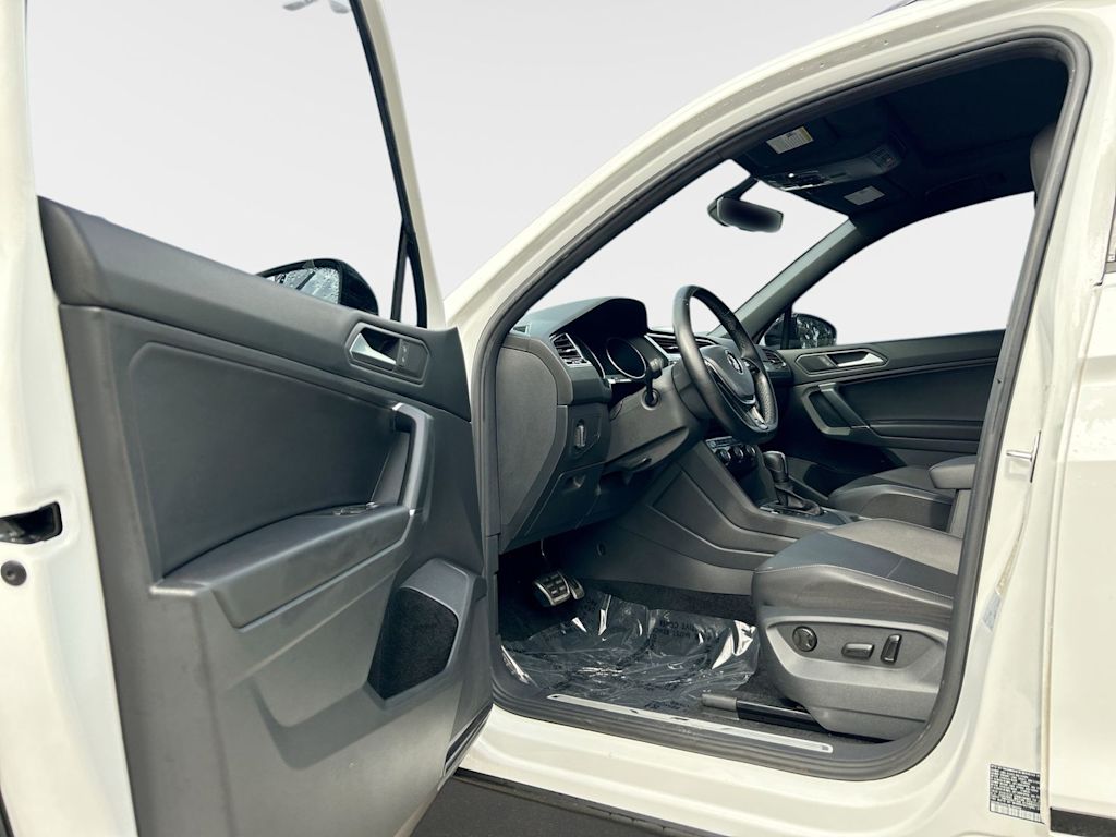 Thumbnail: 2020 Volkswagen Tiguan - 9