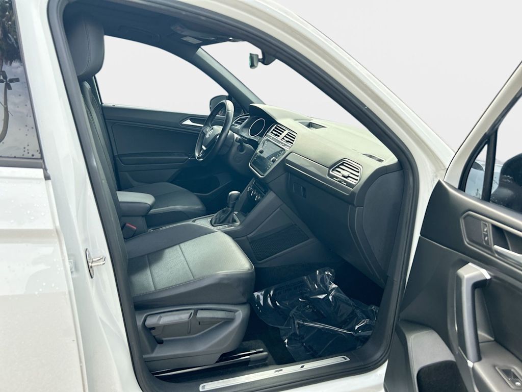 Thumbnail: 2020 Volkswagen Tiguan - 18