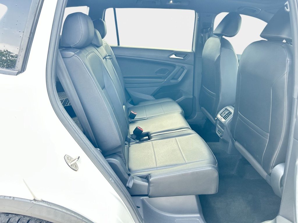 Thumbnail: 2020 Volkswagen Tiguan - 17