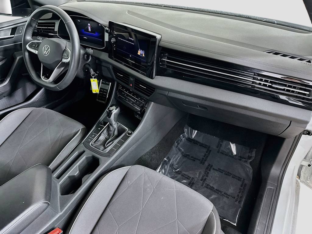 Thumbnail: 2025 Volkswagen Jetta - 14