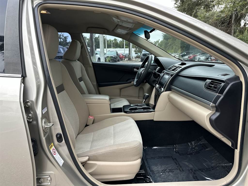 Thumbnail: 2014 Toyota Camry - 10