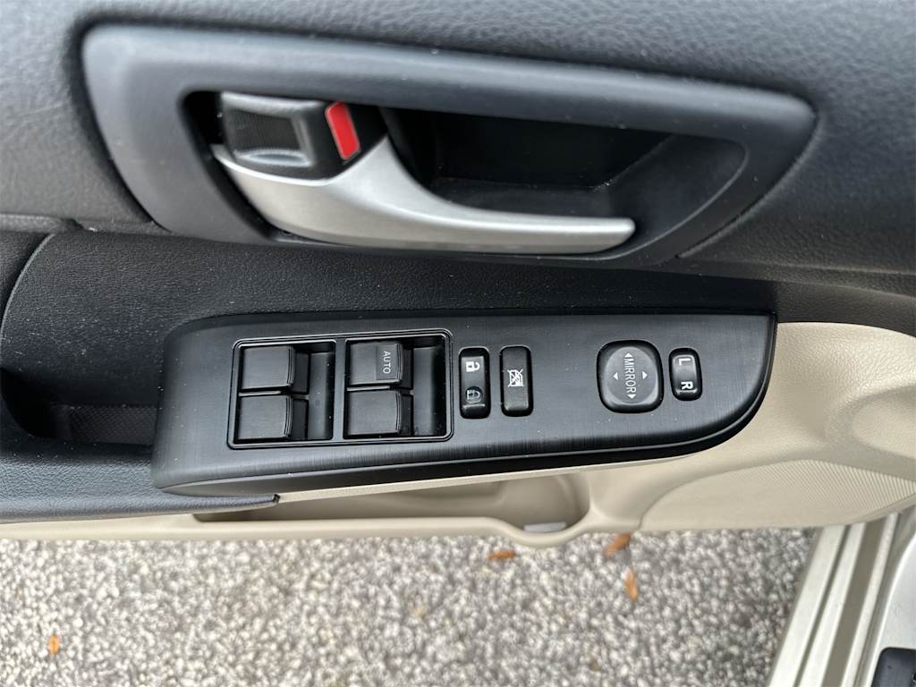 Thumbnail: 2014 Toyota Camry - 17