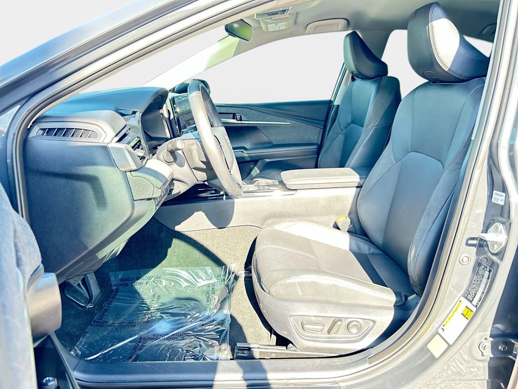 Thumbnail: 2025 Toyota Camry - 10