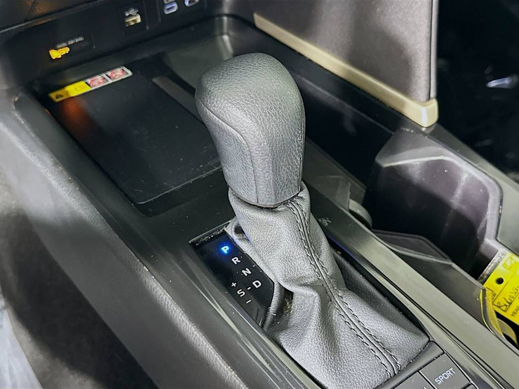 Thumbnail: 2025 Toyota Camry - 16