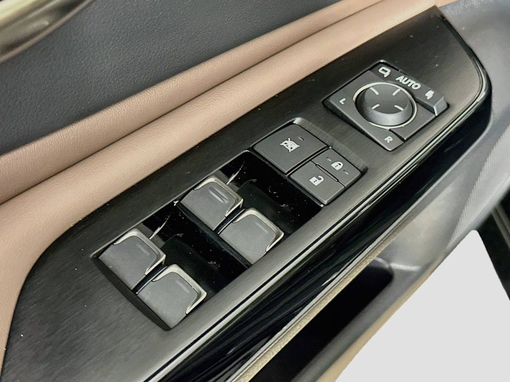 Thumbnail: 2024 Lexus ES - 28