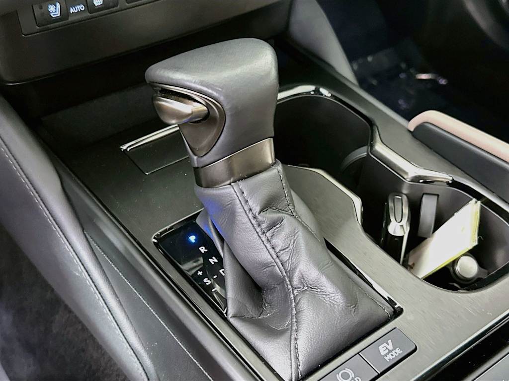 Thumbnail: 2024 Lexus ES - 16