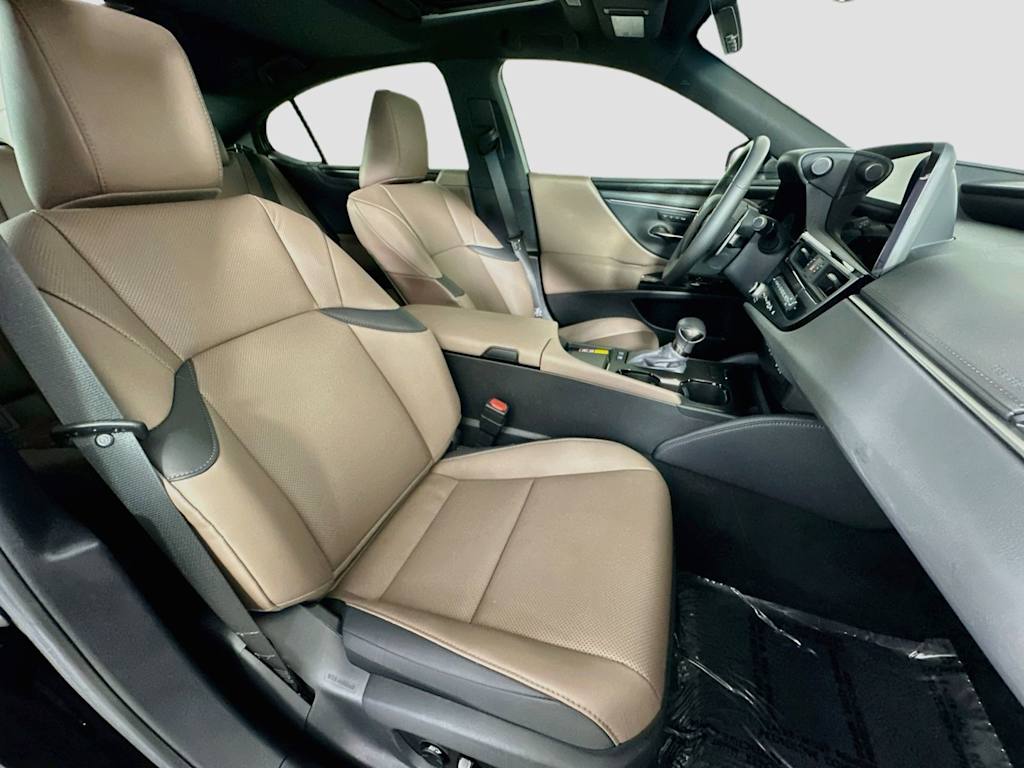 Thumbnail: 2024 Lexus ES - 11