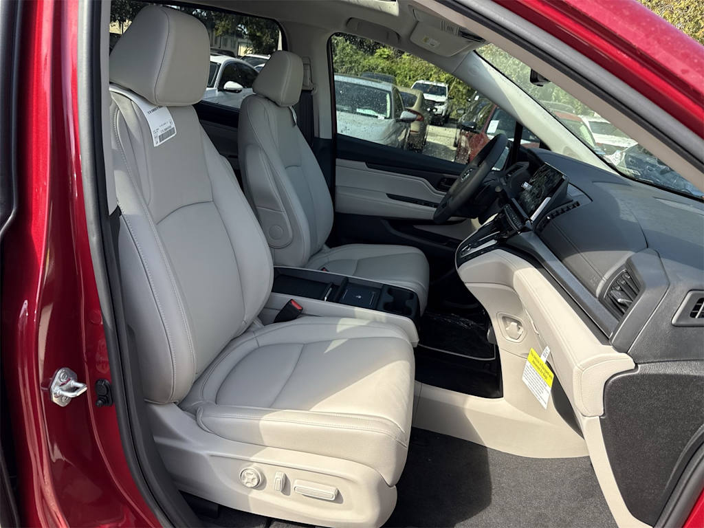 Thumbnail: 2026 Honda Odyssey - 6