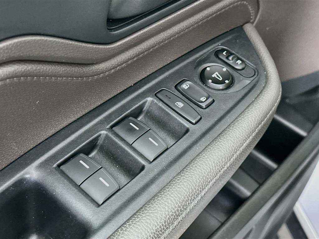 Thumbnail: 2020 Honda Odyssey - 29