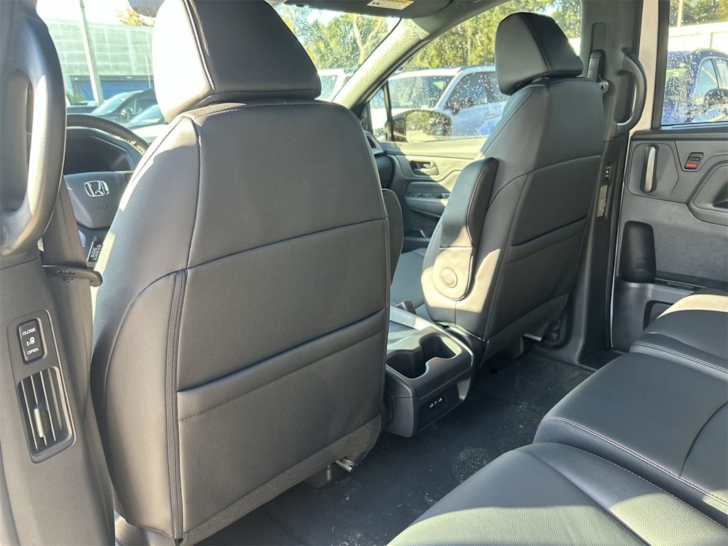 Thumbnail: 2026 Honda Odyssey - 13