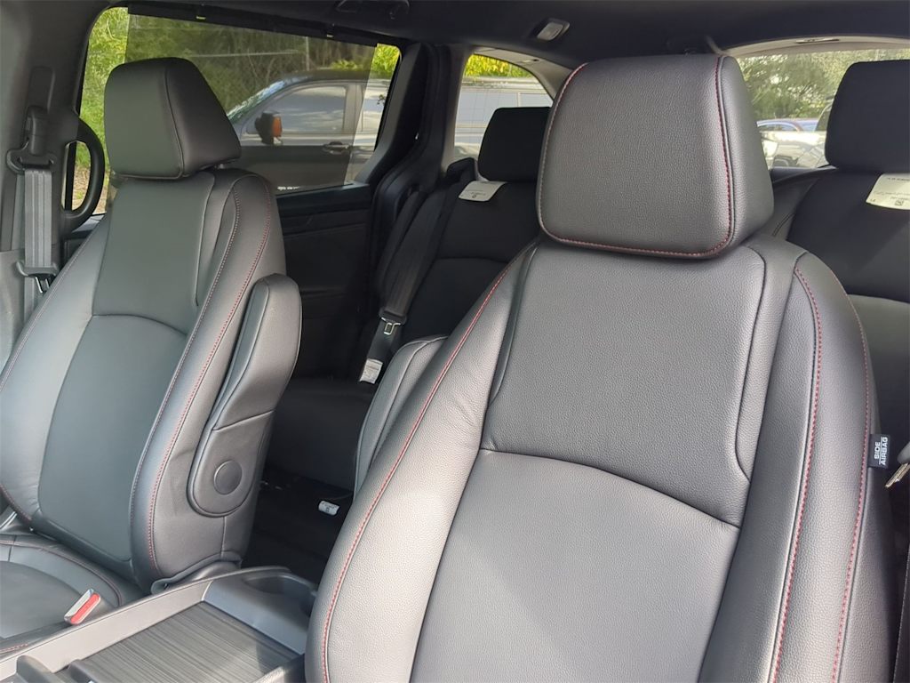 Thumbnail: 2026 Honda Odyssey - 10