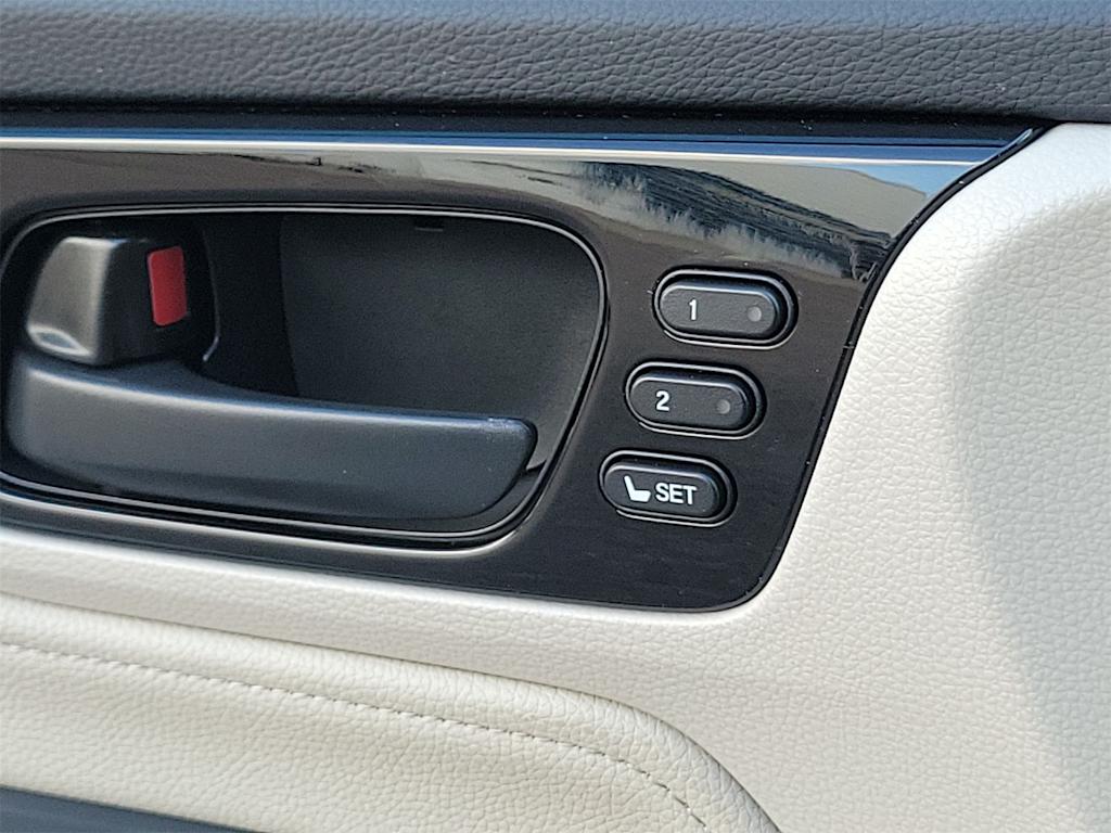 2025 Honda Odyssey Touring 29