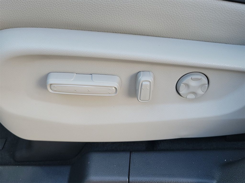 2025 Honda Odyssey Touring 23