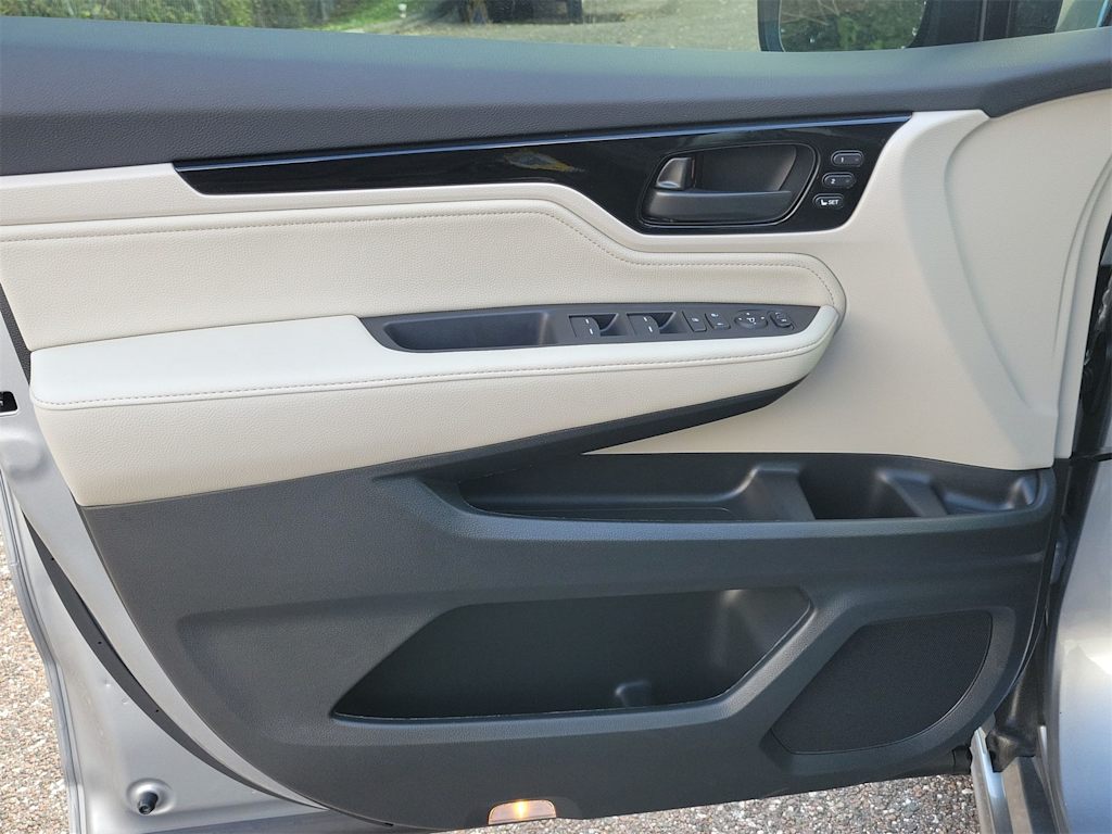 2025 Honda Odyssey Touring 21