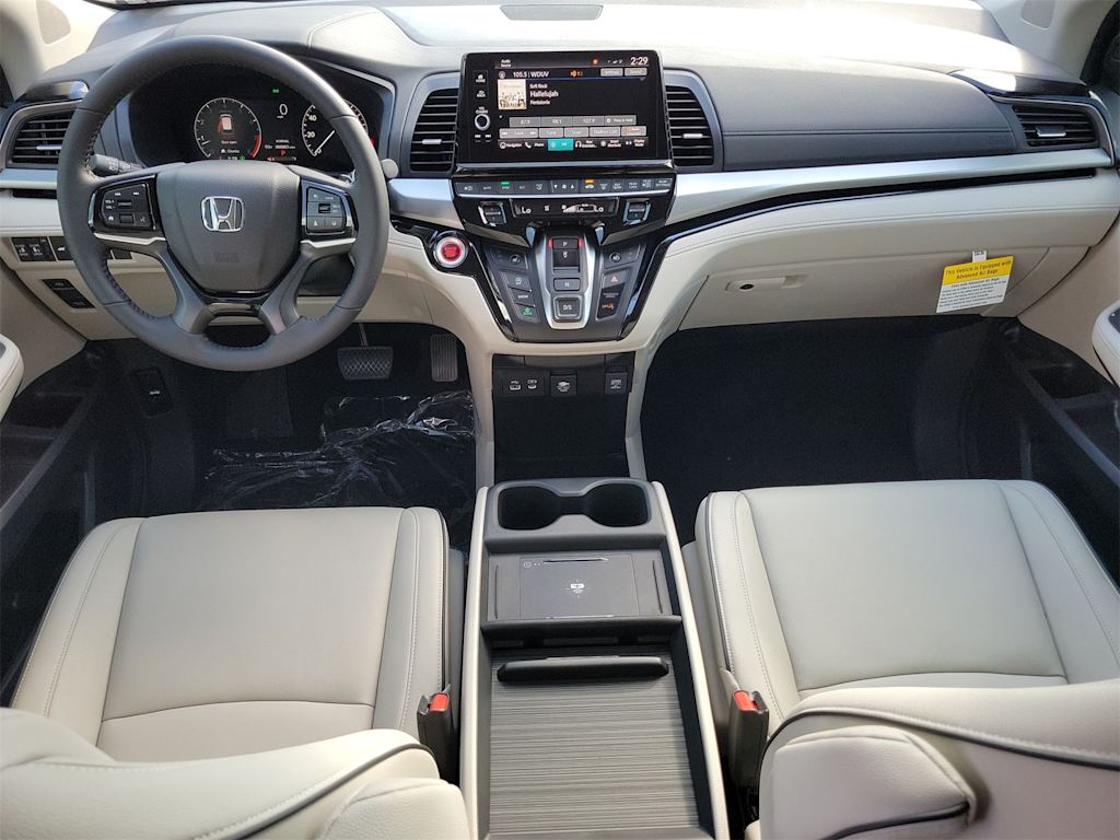 2025 Honda Odyssey Touring 2