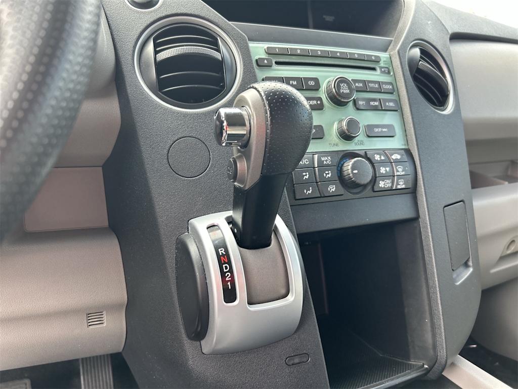 Thumbnail: 2011 Honda Pilot - 14