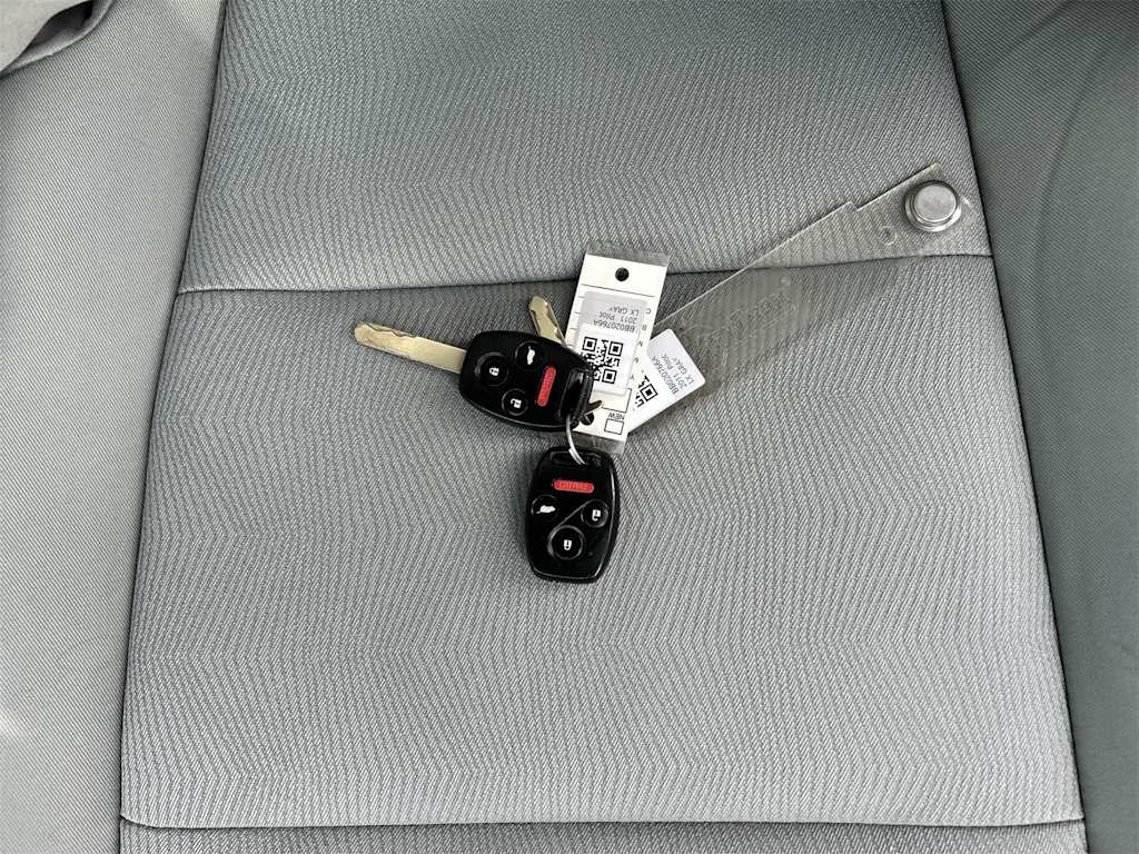 Thumbnail: 2011 Honda Pilot - 17