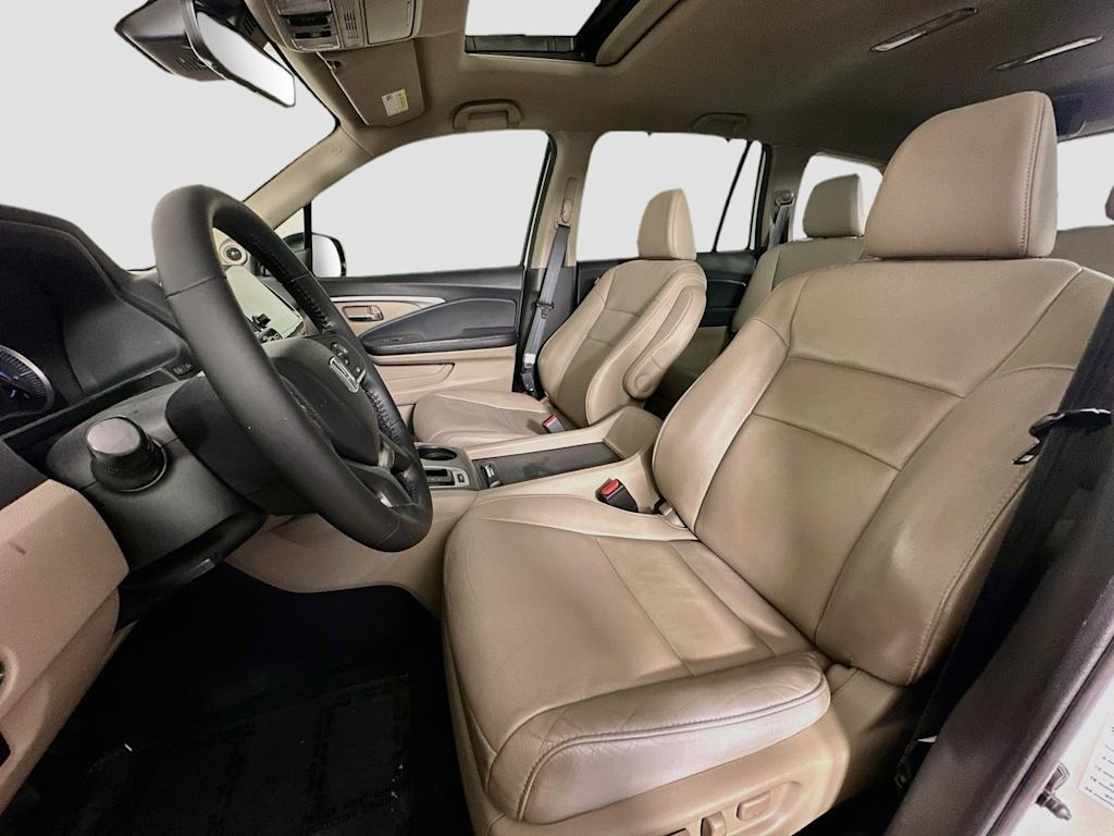Thumbnail: 2019 Honda Pilot - 11