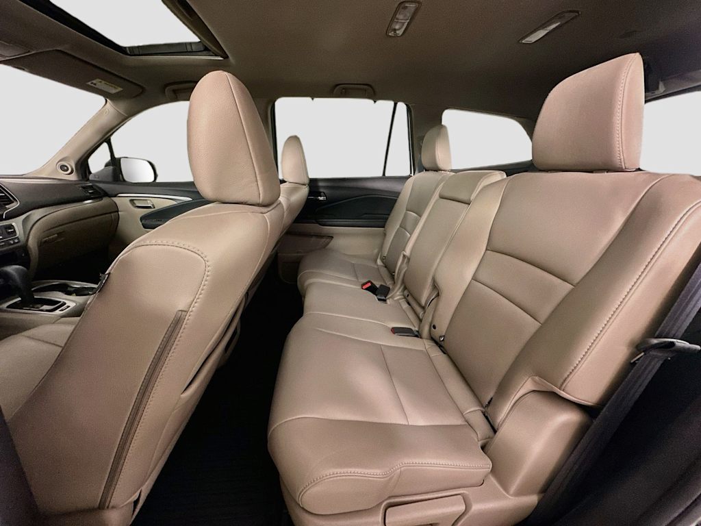 Thumbnail: 2019 Honda Pilot - 13
